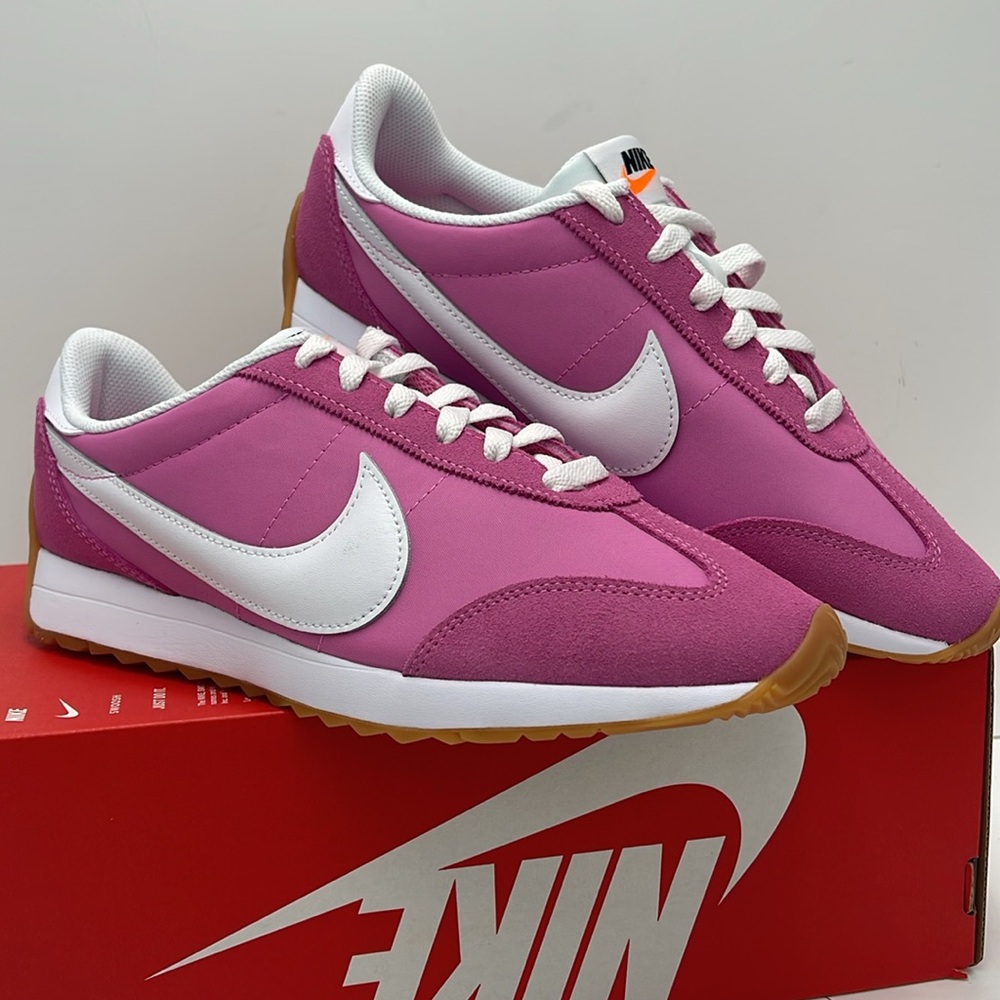 Nike WMNS Pacific
Playful Pink/Gum Light
Brown/Safety Orange/White
HM4771-602 - Picture 5 of 16